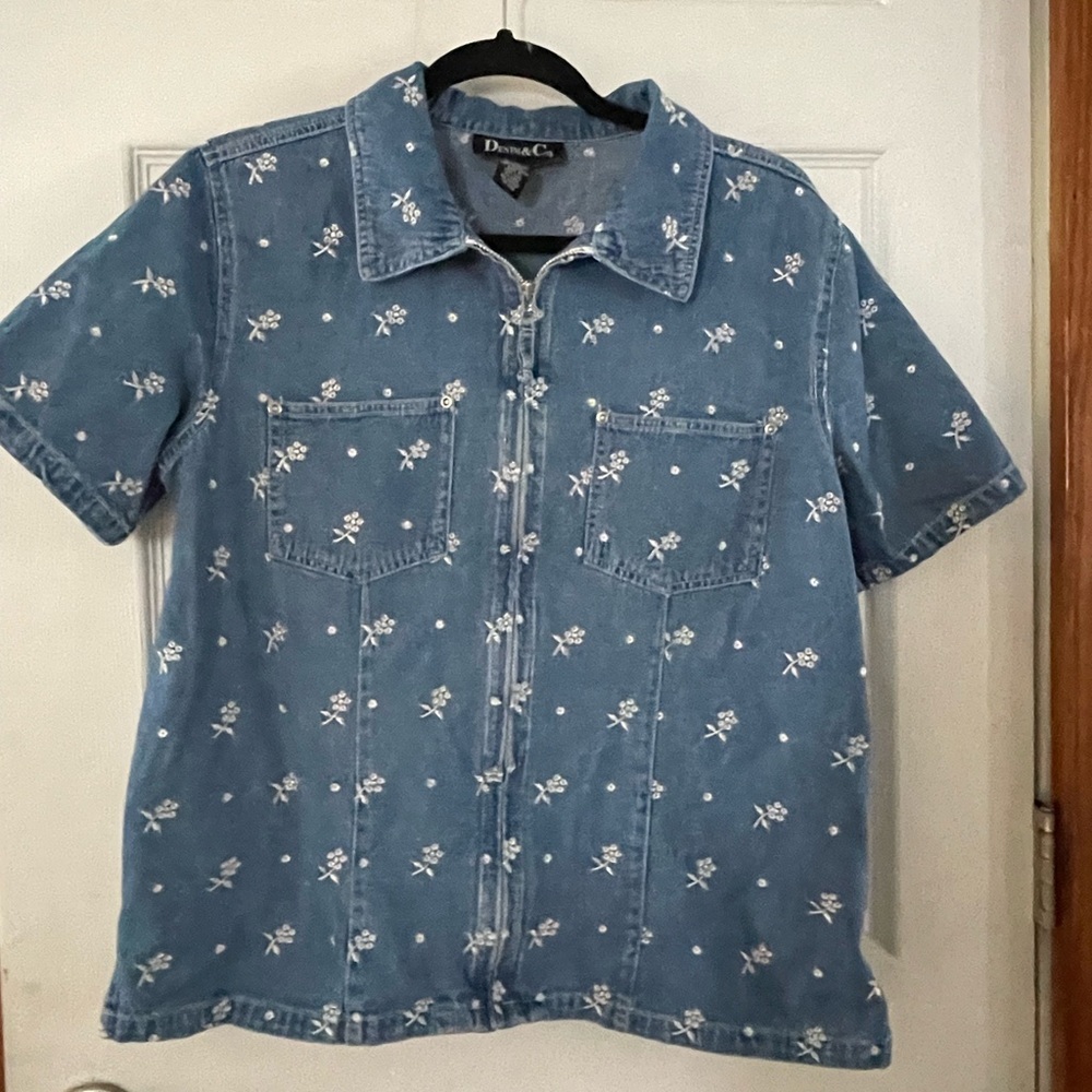 Denim&Co Womens Light Blue Zip Up Denim Shirt with White Floral Embroidery